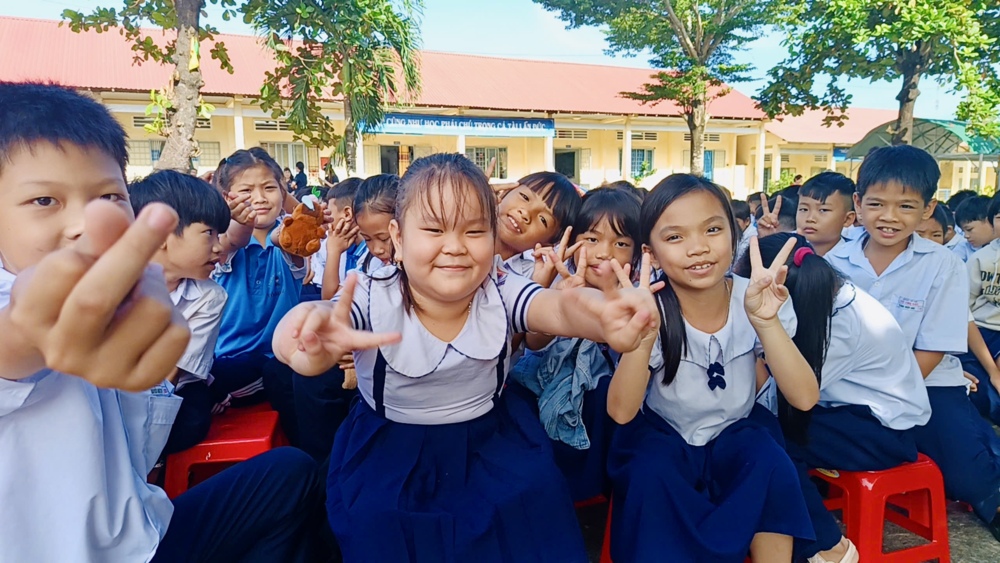 Lan tỏa nhân ái qua thư viện Bồ câu trắng và sân chơi thiếu nhi tại Trường Tiểu trang chu fun88 Võ Thị Sáu 4