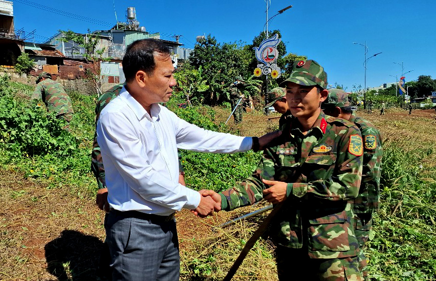 Pleiku: “Suối hoa” Hội Phú chuẩn bị đón Tết Ất Tỵ 2025  5