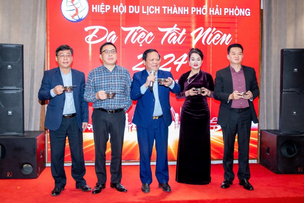 Hiệp hội Du lịch Hải Phòng ra mắt các tân Phó Chủ tịch Hiệp hội và Ủy viên Ban chấp hành Hiệp hội 3