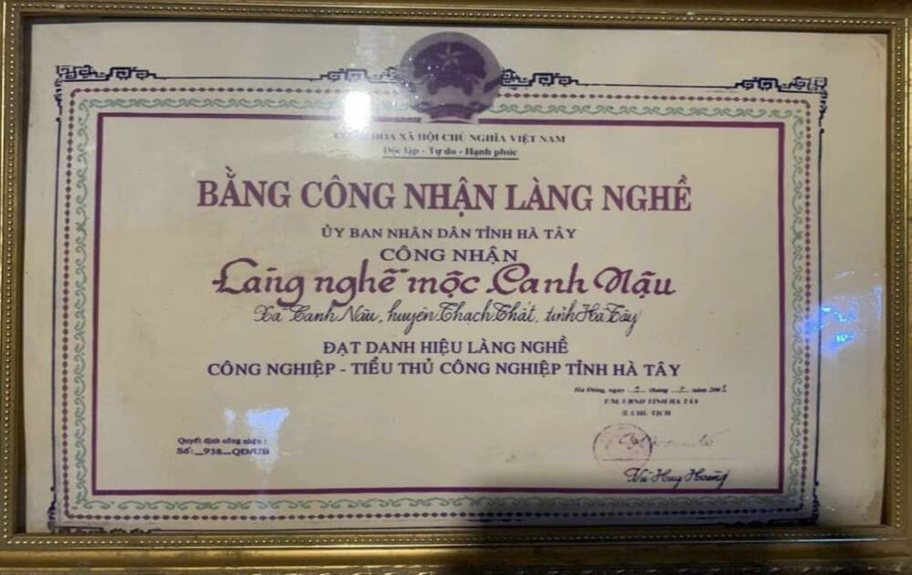 Ảnh: Bằng công nhận làng nghệ Mộc xã Canh Nậu huyện Thạch Thất