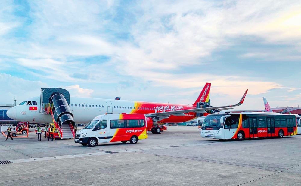 Vietjet ủng hộ đồng bào tại các vùng bị thiệt hại do bão lũ 2