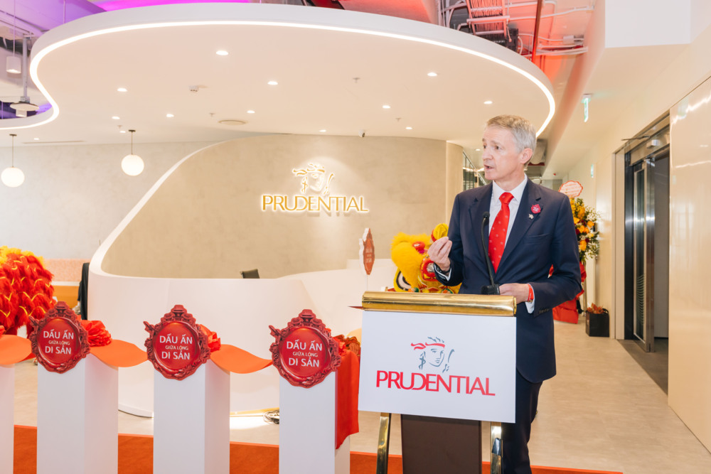 Prudential nhân rộng mô hình Trung tâm Chăm sóc Khách hàng mới tại Lotte Mall Tây Hồ 2