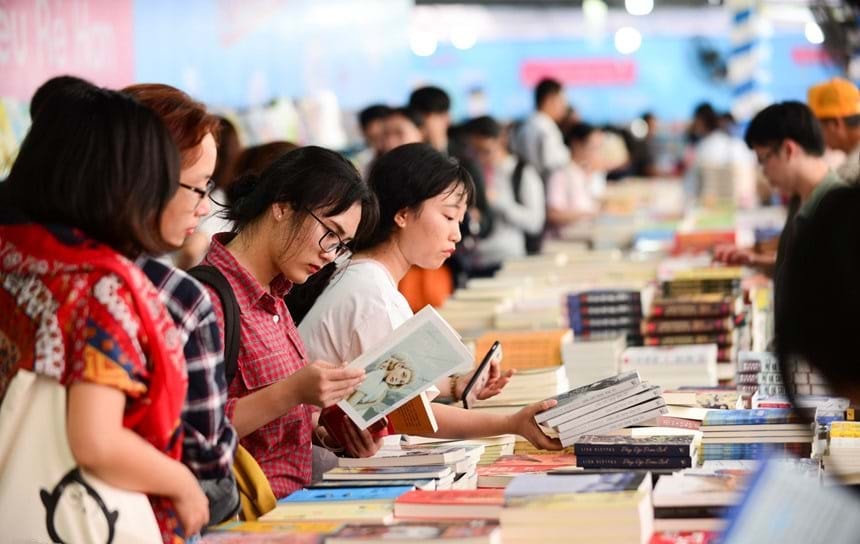 Văn học trong thời đại số - Những cơ hội và thách thức 1