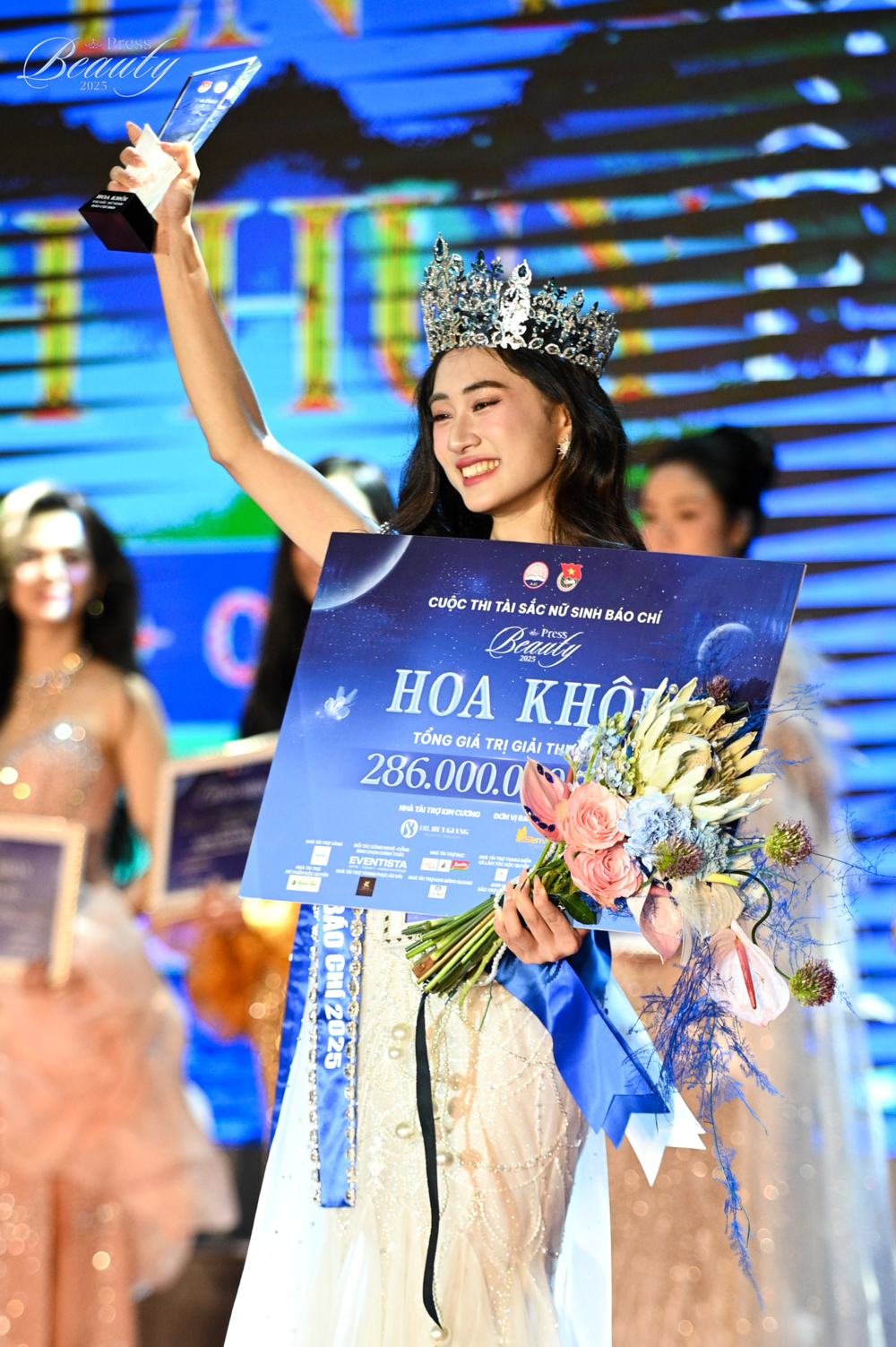 Nguyễn Thị Khánh Huyền thành công chinh phục danh hiệu Hoa khôi Báo chí 2025 6