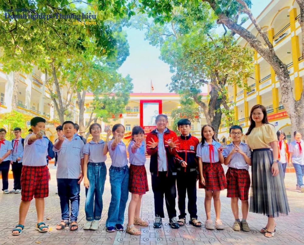 Lê Hà Minh Anh cô học trò nhỏ được thầy, cô và bạn bè yêu mến