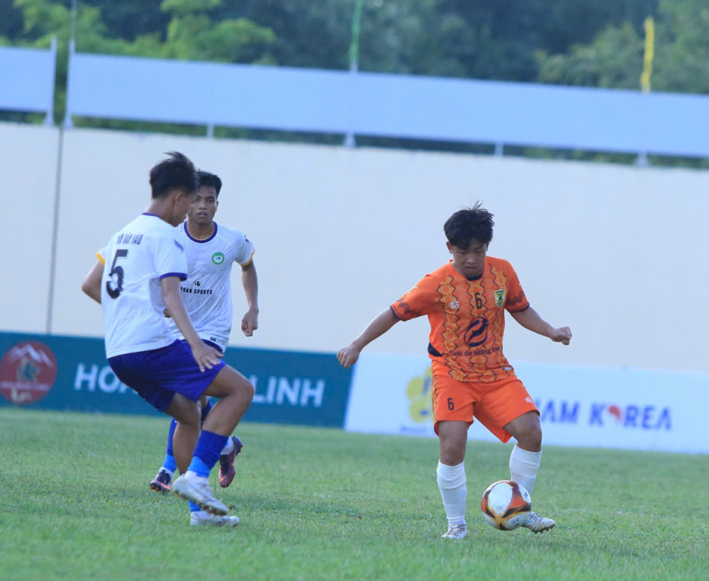 Thanh Tú lập siêu phẩm, link đăng nhập fun88 vươn lên vị trí thứ 5 sau lượt đi 3