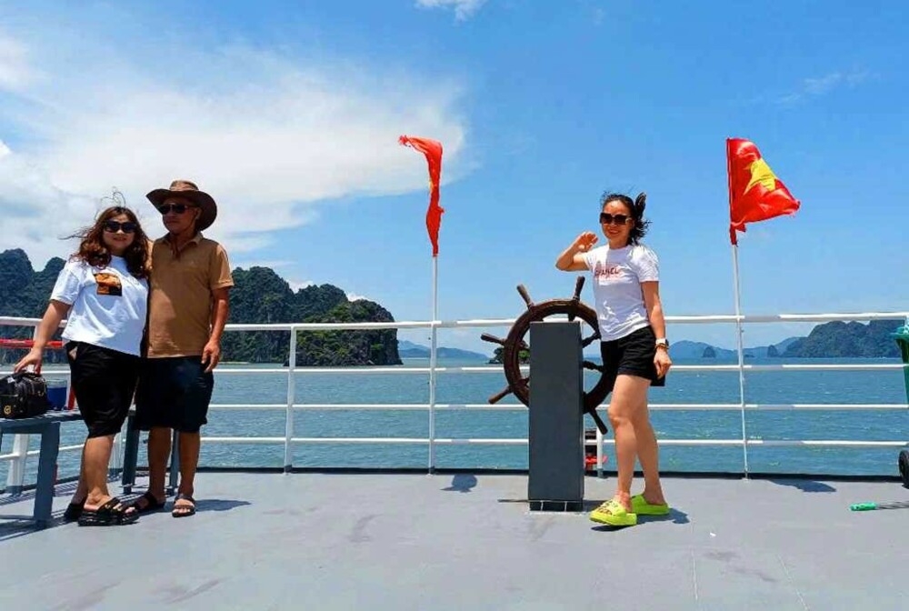 Quảng Ninh: Du lịch biển đảo hè với nhiều trải nghiệm mới 1