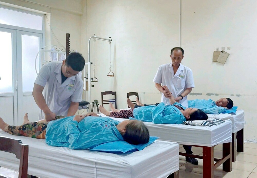 Phương pháp chữa bệnh không xâm lấn, không dùng thuốc - hướng đi mới tại Khoa Phục hồi Chức Năng, hướng dẫn tải fun88 mobile ios Đa khoa tỉnh Thanh Hóa 3
