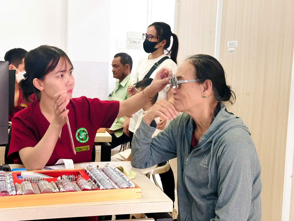 Gia Lai: Bệnh viện Mắt Cao Nguyên đã phẫu thuật 20.000 ca bệnh lý về mắt 6