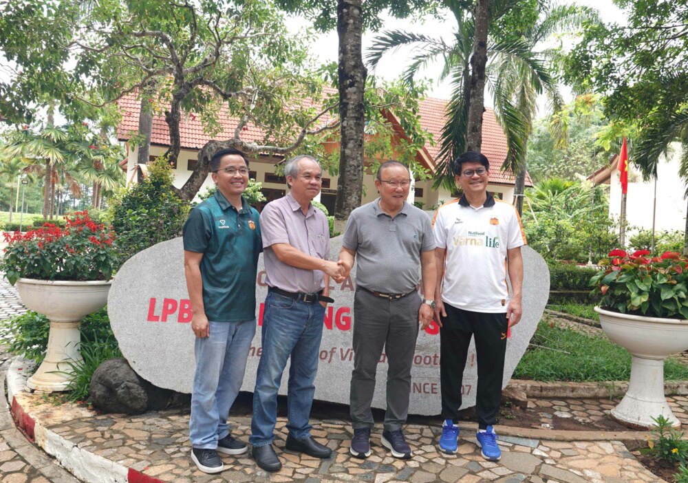 Cuộc hội ngộ nghĩa tình của HLV Park Hang-seo với ân nhân bầu Đức 8